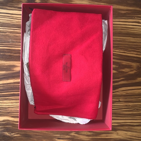 Valentino Garavani beige rockstud pump peep toe - Picture 8 of 8